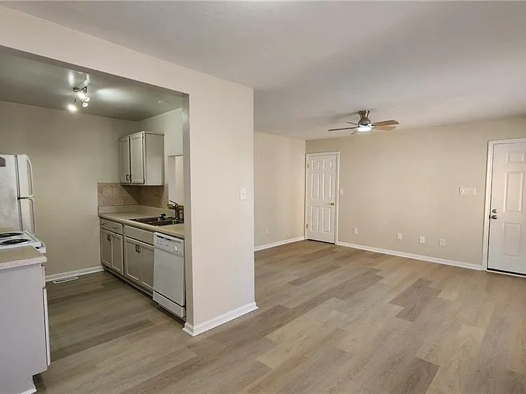 1512 Colonial Ave #A — Photo 9