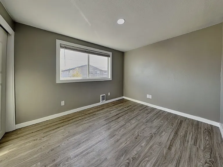 1105 S Woodlawn St #1 — Photo 21