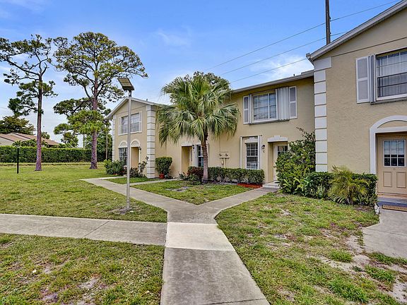 3rd image of 211 Foxtail Drive #C