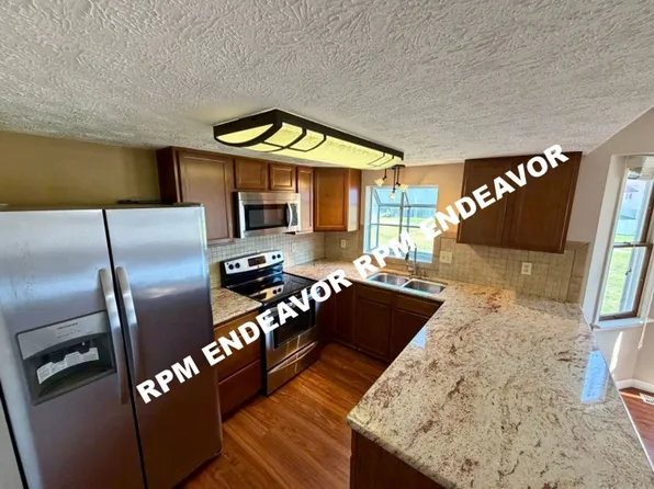 1368 Deerfield Estates Dr, O'Fallon, MO 63366