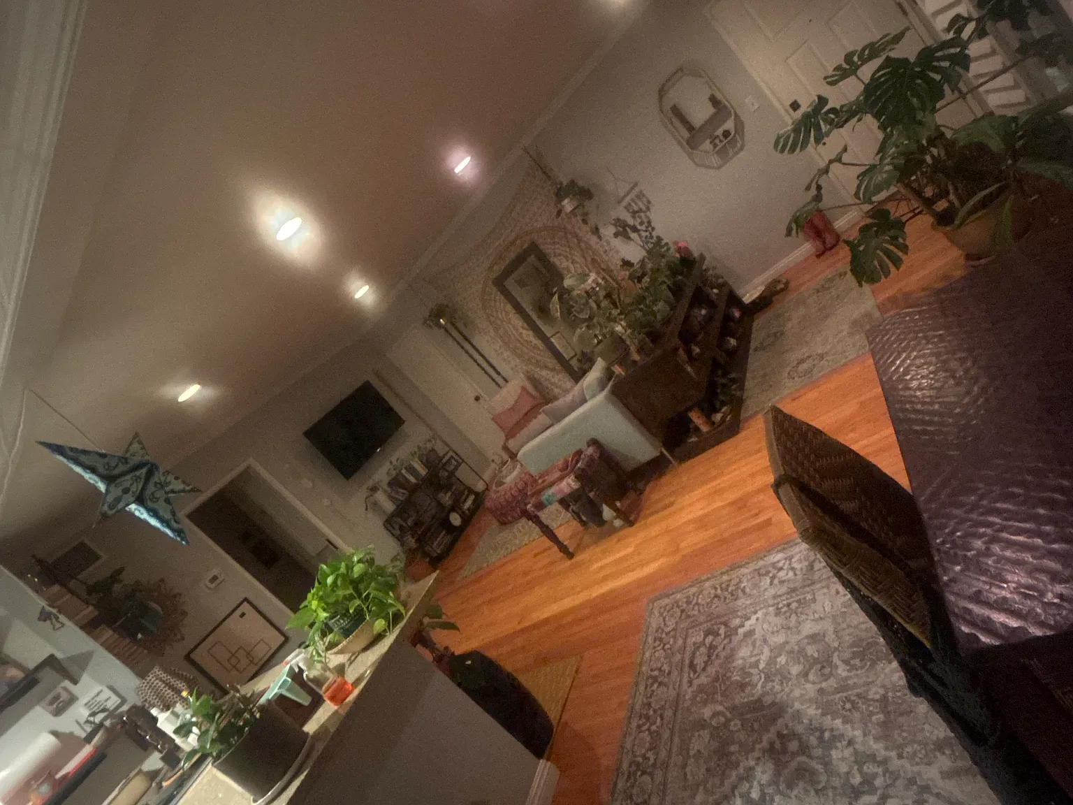 1404 E 1st St — Photo 1