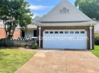 8791 Fairway Gardens Dr, Cordova, TN 38016
