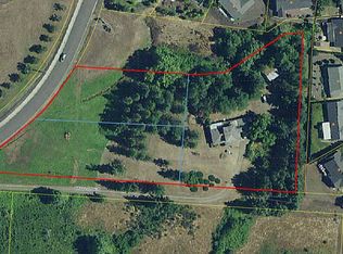 332 Dovetail Ln, Sutherlin, OR 97479