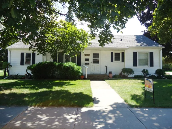 510 E Pearl St, Seymour, WI 54165