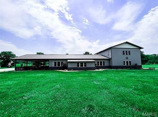 6038 McCarty Rd, Kinmundy, IL
