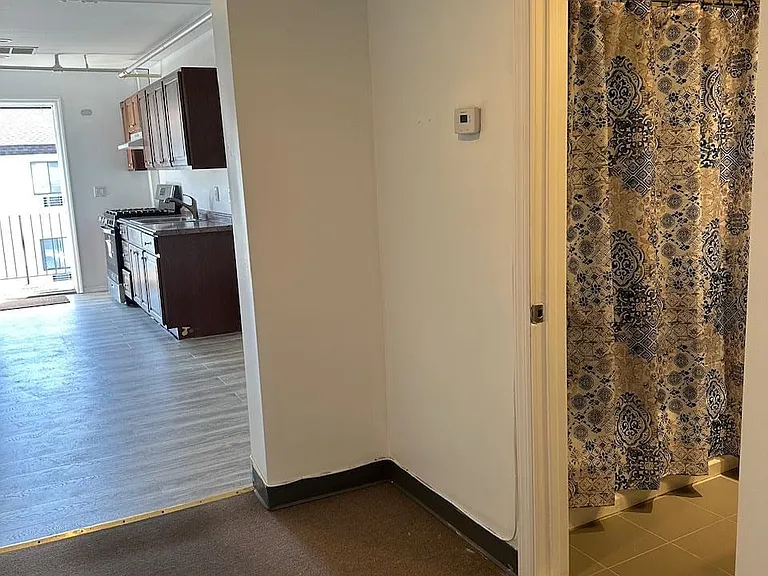 665 Commerce St — Photo 6