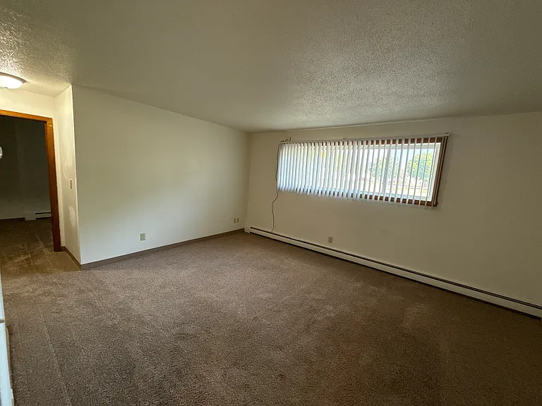 402 5th Ave E #102 — Photo 3