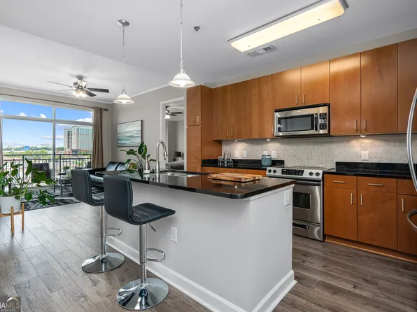 711 Cosmopolitan Dr #705, Atlanta, GA 30324