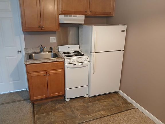 4th image of 28420 Delaware Ave Unit 5