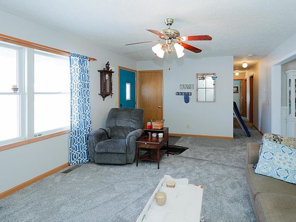 251 W Williams-104