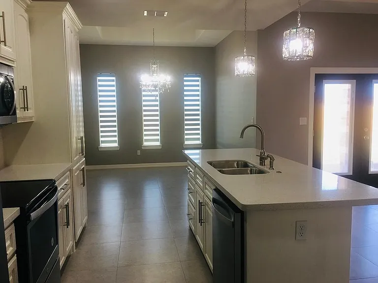 3873 Tolosa St — Photo 72