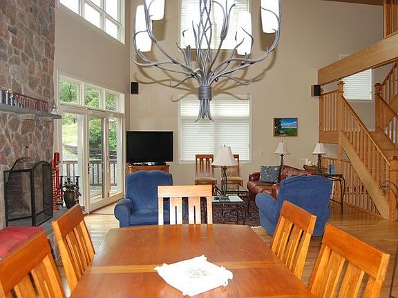 3rd image of 258 Upper Village Dr.