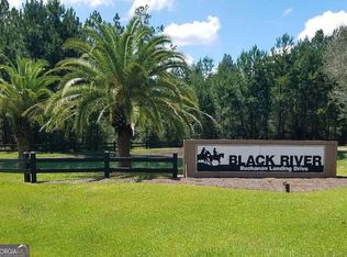 415 Lake Deborah Dr, Folkston, GA 31537