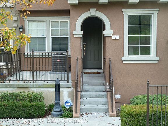 2nd image of 3405 Vittoria Pl Unit 7