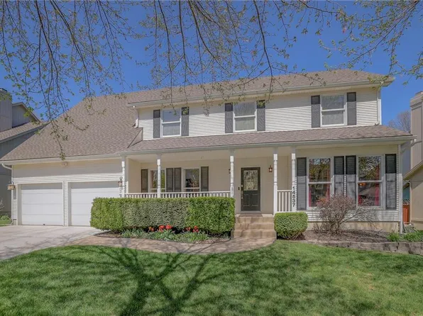 14537 S Greenwood St, Olathe, KS 66062