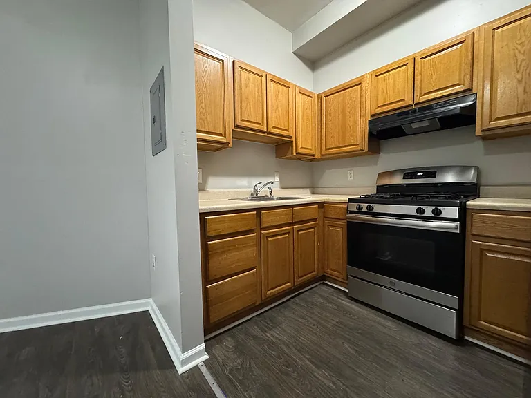 558-612 E Main St #598D — Photo 5