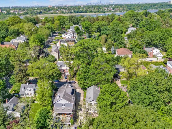 41-27 Orient Avenue image 23 of 24