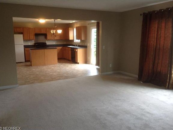 3rd image of 1516 Peach Dr