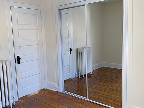 5th image of 447 Sidney St #1
