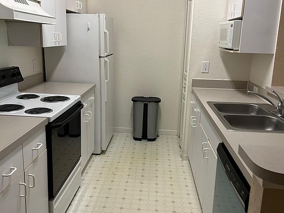 3rd image of 17104 Carrington Park Dr APT 511