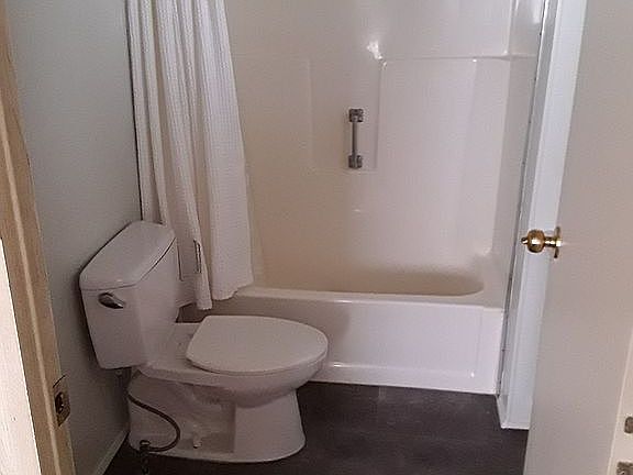 bathroom from master bdrm