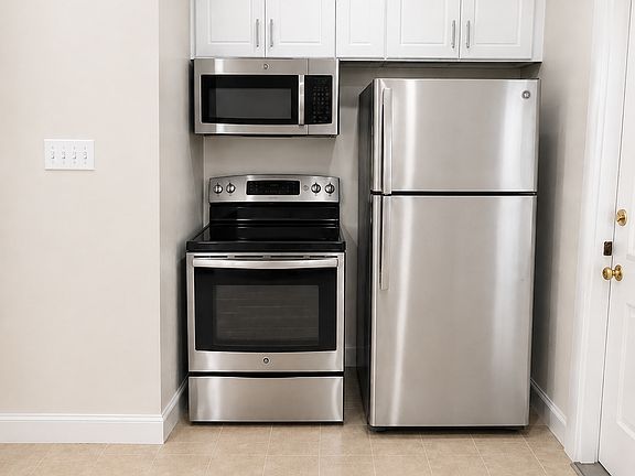 3rd image of 15 Jason St APT 3