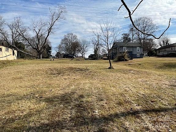 4th image of 244 S Caldwell Ave