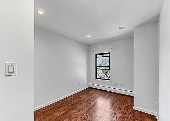 5th image of 361 Gates Ave APT 2