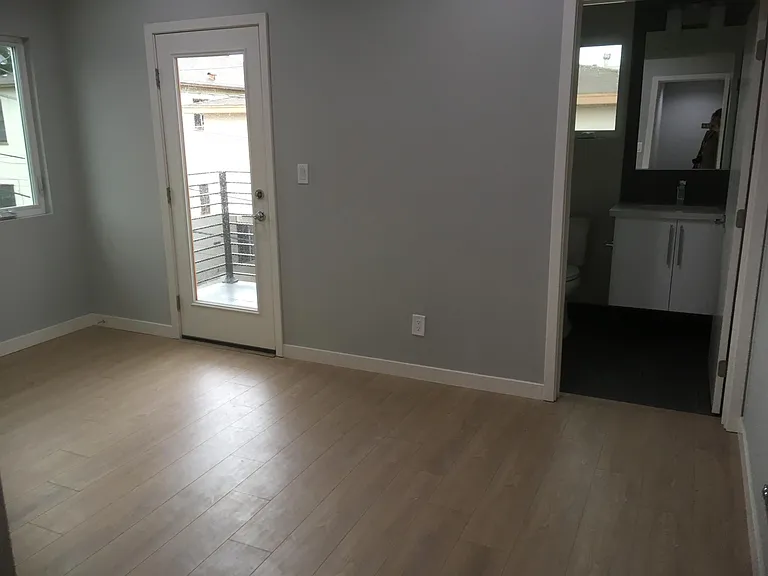 648 N Serrano Ave #1/2 — Photo 13