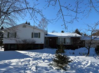 608 Island View Dr, Alpena, MI 49707