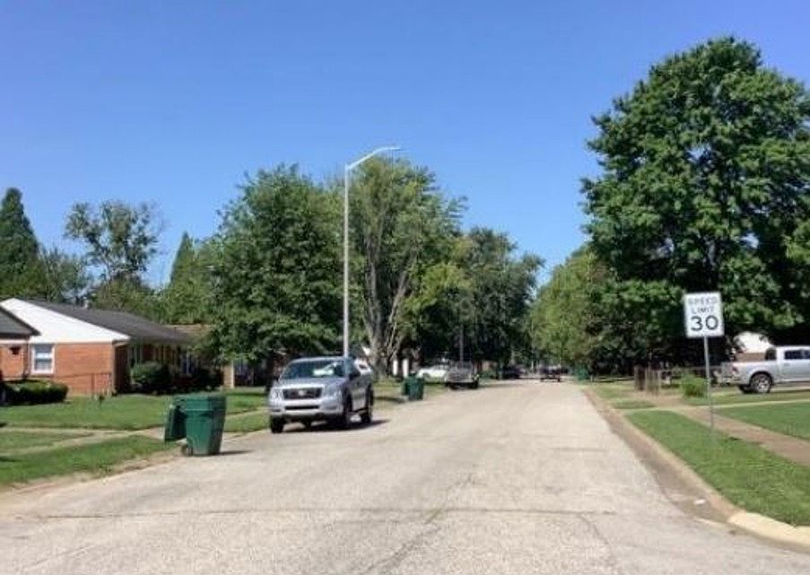 Exterior Neighborhood (street photo)