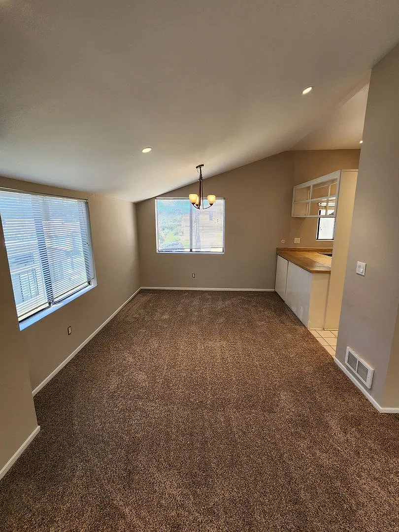 2 Bedroom Condo in UTC with Garage — Photo 3