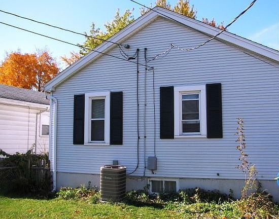4th image of 2116 Rosemont Blvd