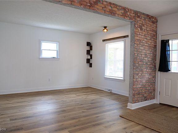 5th image of 4212 Woburn Ave