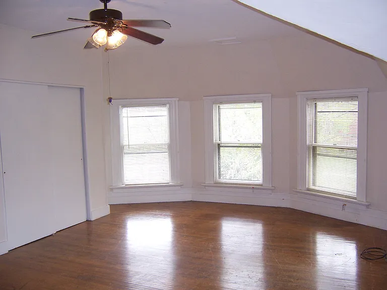 13 Goodman St S #8 — Photo 3
