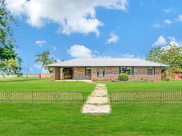 103 N Walnut St, Altus, OK 73521