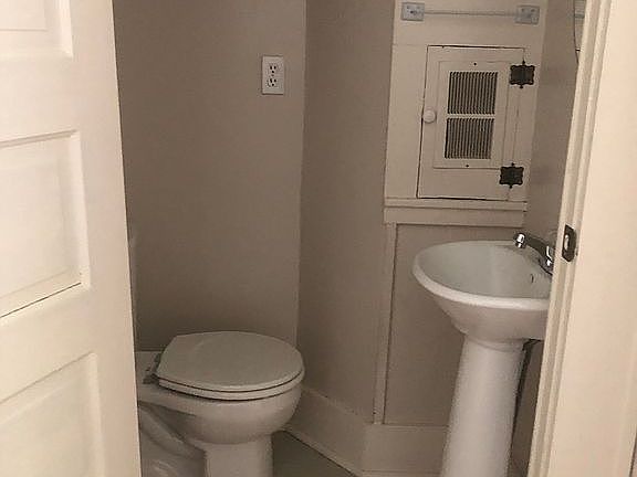 5th image of 106 Borton Ave