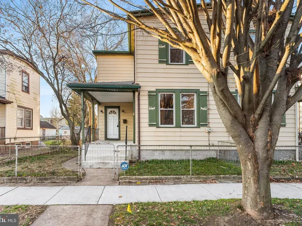 1011 W 4th St, Florence, NJ 08518