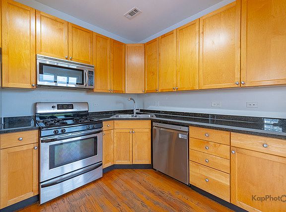 5th image of 2226 W Monroe St APT 3
