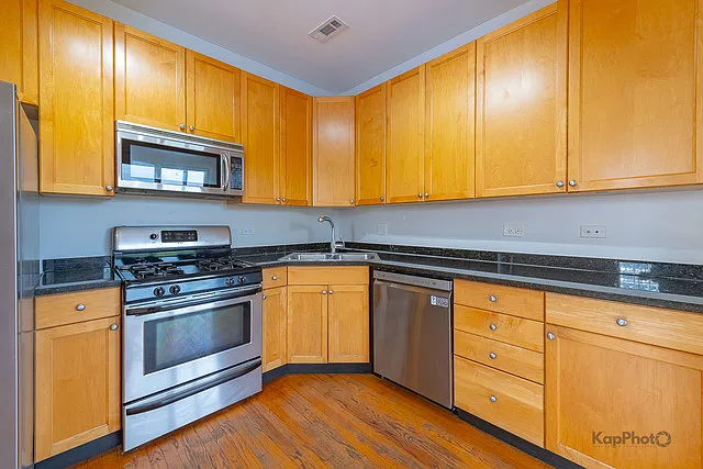 2226 W Monroe St #3 — Photo 5