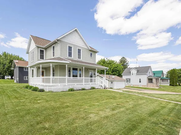 1820 17th Street, Hazel Green, WI 53811