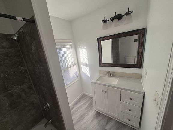 5th image of 240 Springfield St #2
