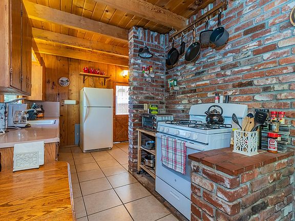 5th image of 41660 Merriman Ln