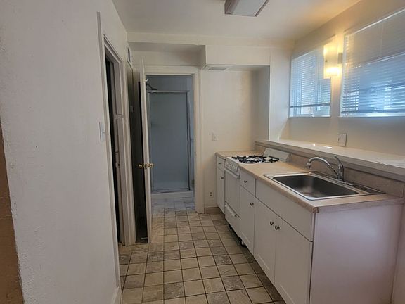 3rd image of 415 & 417 N Kentucky St #417D