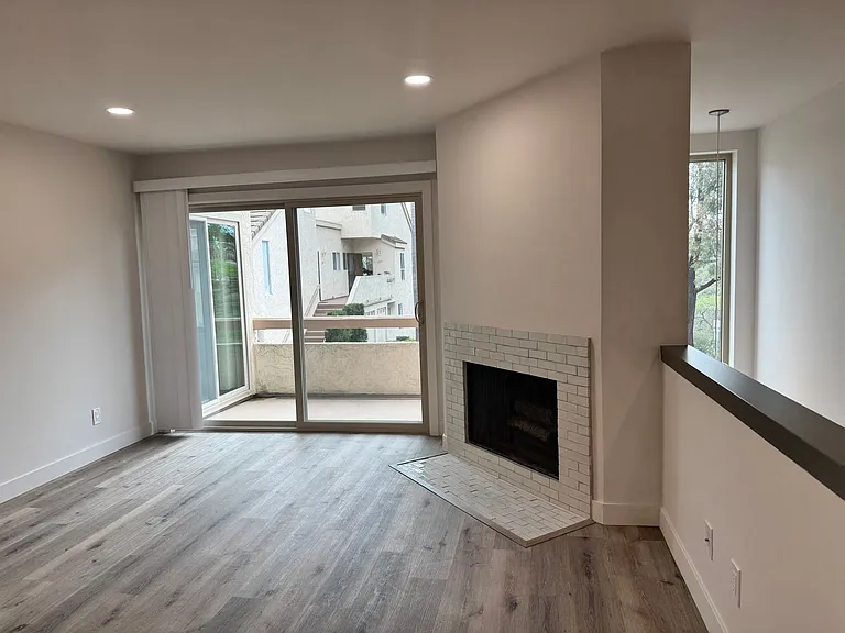6110 Calle Mariselda #102 — Photo 2