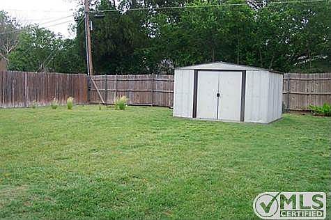 5th image of 2002 Willow Ln