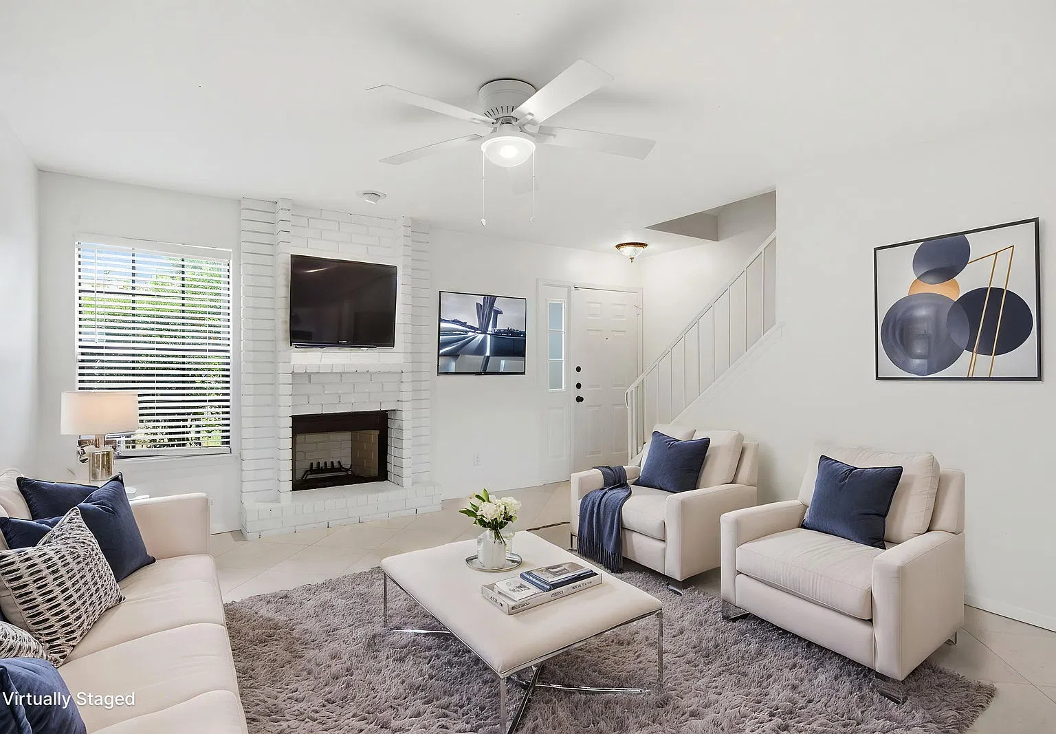 2 bed, 1.5 bath, 968 sqft, $1,300 — Photo 1