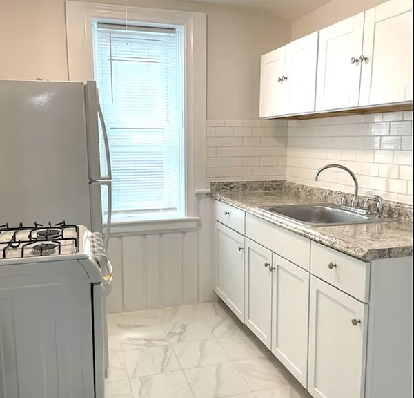 386 Brook St #1 — Photo 3