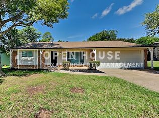 821 Natchez Ave, Bedford, TX 76022