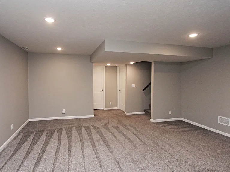 2635 W B St — Photo 9